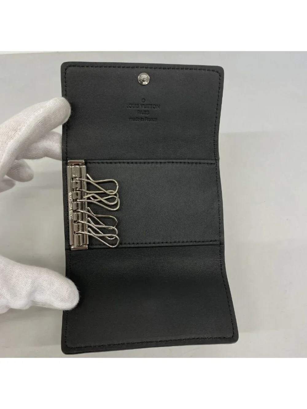 Louis Vuitton Key Case Taurillon Multicles 6 Black Key Holder